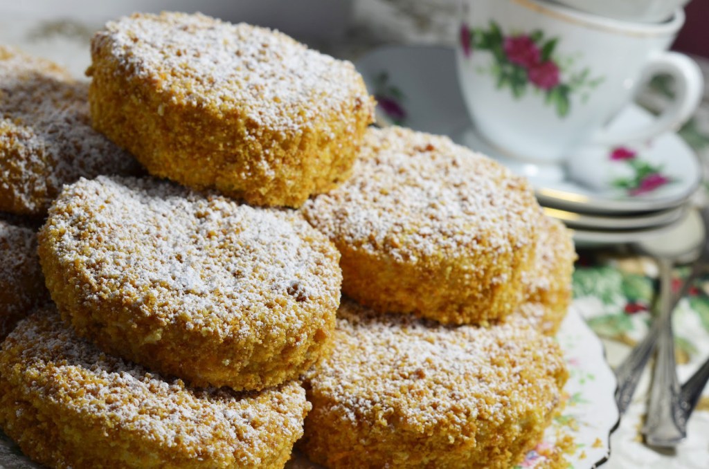 Layered Mini-cakes "Isabella"